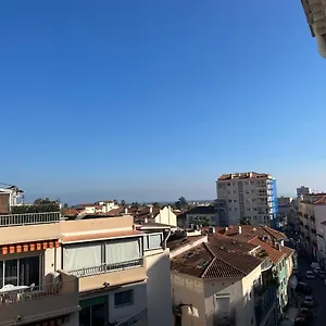 - Centre 3 Chambres 6 Personnes 4eme Etage Escalier - Sebastien Claire Hyères